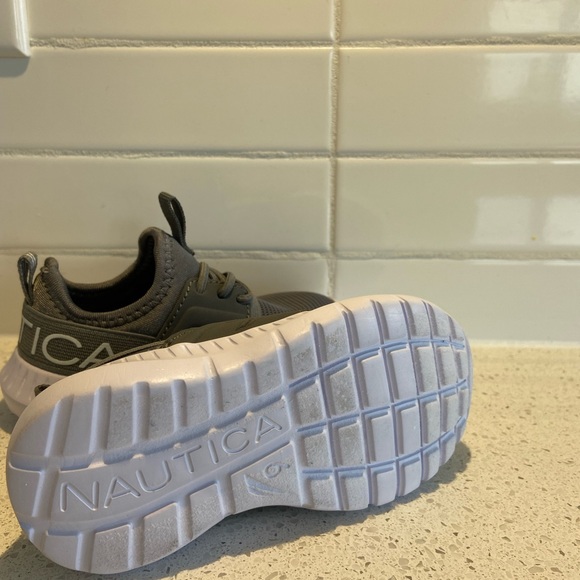 Nautica Gray Shoes for Kids size 6 Toddler - Picture 9 of 11